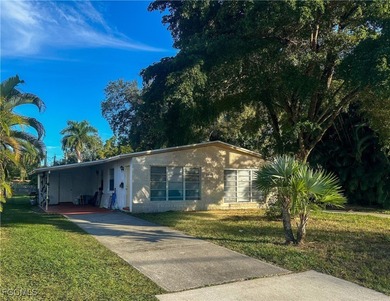 Caloosahatchee River Home Sale Pending in Fort Myers Florida