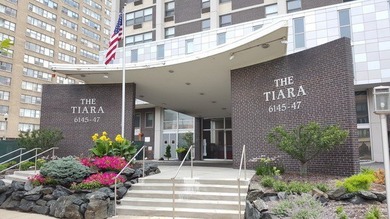 Lake Michigan - Cook County Condo Active Under Contract in Chicago Illinois