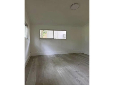 New renovated, bright, open and airy 3BED/1BATH home. Home - photo 8