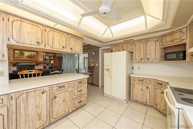 Spacious and full of character, this 2,600 sq. ft. mid-century - photo 12