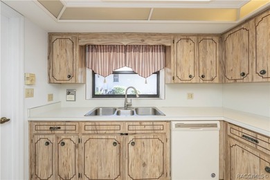 Spacious and full of character, this 2,600 sq. ft. mid-century - photo 14