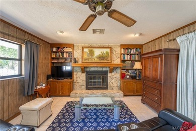 Spacious and full of character, this 2,600 sq. ft. mid-century - photo 16