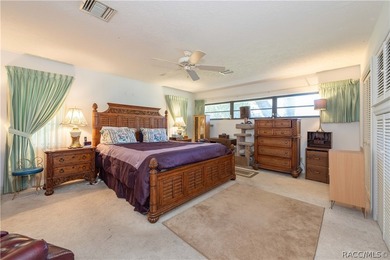 Spacious and full of character, this 2,600 sq. ft. mid-century - photo 19