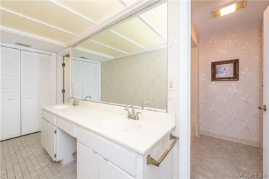 Spacious and full of character, this 2,600 sq. ft. mid-century - photo 21