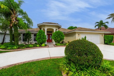 (private lake, pond, creek) Home For Sale in Royal Palm Beach Florida