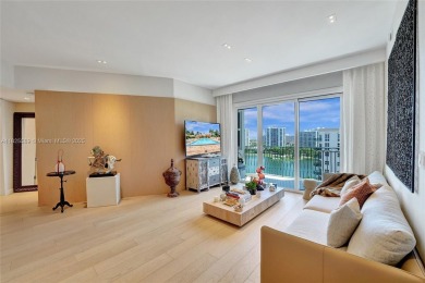 Luxurious and professionally decorated 2 bedroom/2 bathroom unit