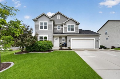 Welcome home to this beautiful, meticulously maintained - photo 1