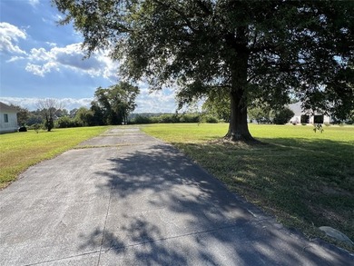 Beautiful waterfront on Urbanna Creek in area of nice homes - photo 4
