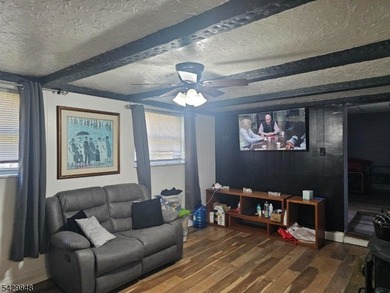 Welcome to your dream lake retreat! This charming three-bedroom - photo 3