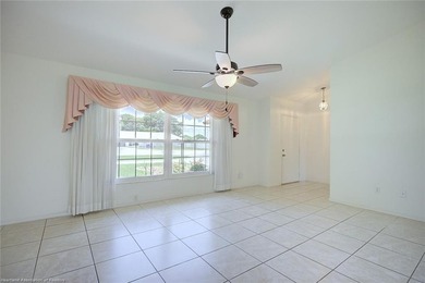 Welcome home to this well-maintained 2 bedroom, 2 bathroom - photo 5