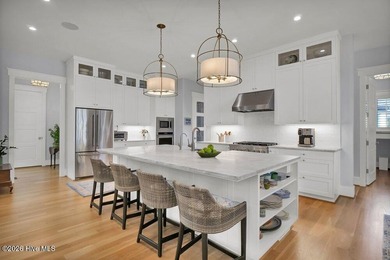 Meticulously maintained and truly like new, this custom - photo 12