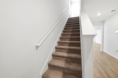 Spacious and beautifully maintained 5-bedroom, 3 full bath home - photo 14
