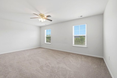 Spacious and beautifully maintained 5-bedroom, 3 full bath home - photo 15