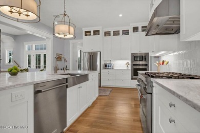 Meticulously maintained and truly like new, this custom - photo 15