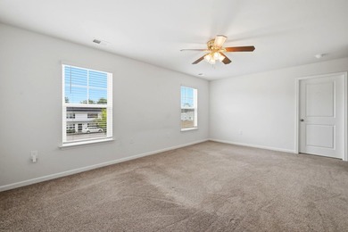 Spacious and beautifully maintained 5-bedroom, 3 full bath home - photo 16
