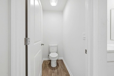 Spacious and beautifully maintained 5-bedroom, 3 full bath home - photo 17