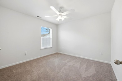 Spacious and beautifully maintained 5-bedroom, 3 full bath home - photo 27