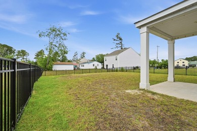 Spacious and beautifully maintained 5-bedroom, 3 full bath home - photo 39