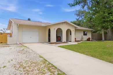 BRING ALL OFFERS Welcome to this charming, 3-bedroom, 1.5-bath - photo 3