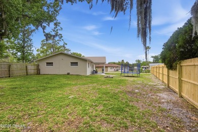 BRING ALL OFFERS Welcome to this charming, 3-bedroom, 1.5-bath - photo 8