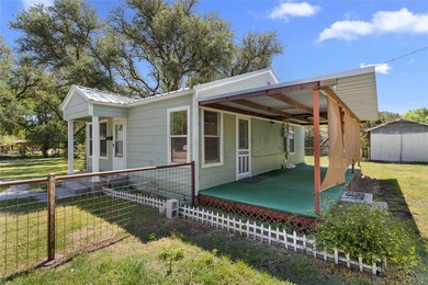 Charming 2 bedroom, 1 bath home near Lake Whitney just a short - photo 4