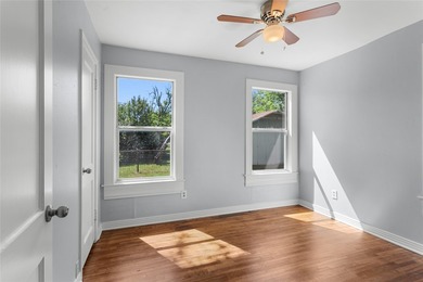 Charming 2 bedroom, 1 bath home near Lake Whitney just a short - photo 6