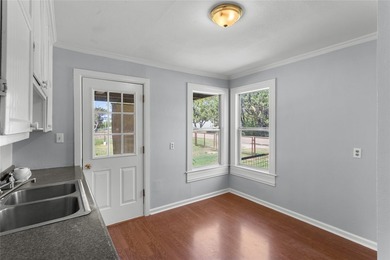 Charming 2 bedroom, 1 bath home near Lake Whitney just a short - photo 10