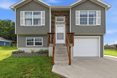 Built in 2022 and beautifully maintained, this 3-bedroom, 2-bath - photo 3