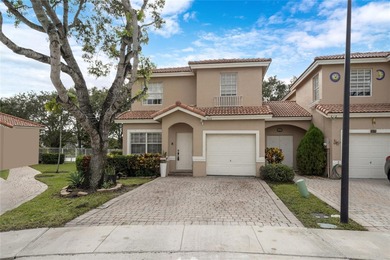 (private lake, pond, creek) Townhome/Townhouse Sale Pending in Pembroke Pines Florida