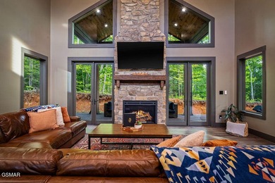 TOTAL LUXURY EXPERIENCE! Fully custom, turnkey cabin featuring 3 - photo 11