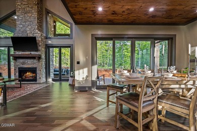TOTAL LUXURY EXPERIENCE! Fully custom, turnkey cabin featuring 3 - photo 13
