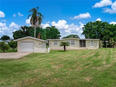 Lake Istokpoga Home For Sale in Lorida Florida