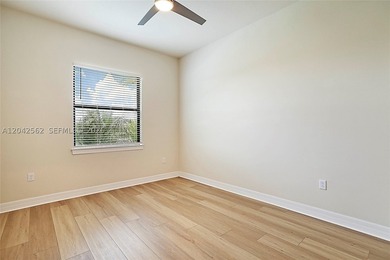 EXTRAORDINARY VALUE IN ANCIENT TREE - THE ONLY POOL HOME - photo 22