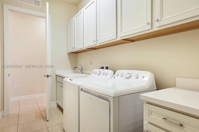 EXTRAORDINARY VALUE IN ANCIENT TREE - THE ONLY POOL HOME - photo 26