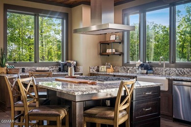 TOTAL LUXURY EXPERIENCE! Fully custom, turnkey cabin featuring 3 - photo 27