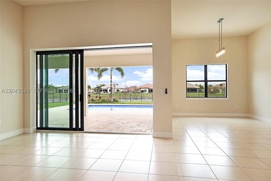EXTRAORDINARY VALUE IN ANCIENT TREE - THE ONLY POOL HOME - photo 28