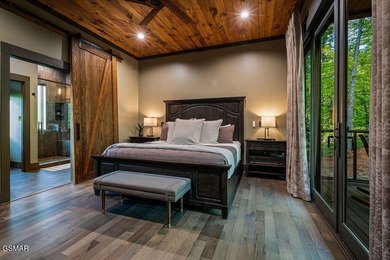 TOTAL LUXURY EXPERIENCE! Fully custom, turnkey cabin featuring 3 - photo 30