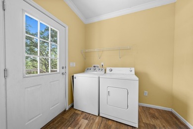 Welcome to your coastal retreat! This move-in ready 4-bedroom - photo 33