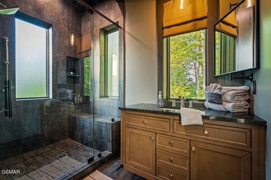 TOTAL LUXURY EXPERIENCE! Fully custom, turnkey cabin featuring 3 - photo 34