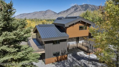An exceptional 20.29-acre ranchette on the Snake River, offering - photo 34