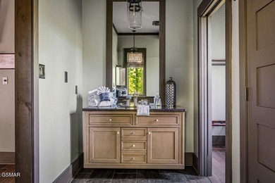 TOTAL LUXURY EXPERIENCE! Fully custom, turnkey cabin featuring 3 - photo 37
