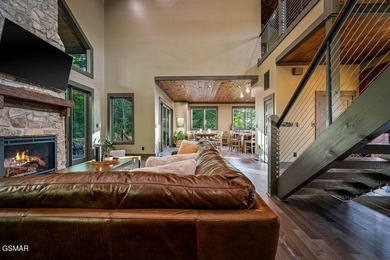 TOTAL LUXURY EXPERIENCE! Fully custom, turnkey cabin featuring 3 - photo 38