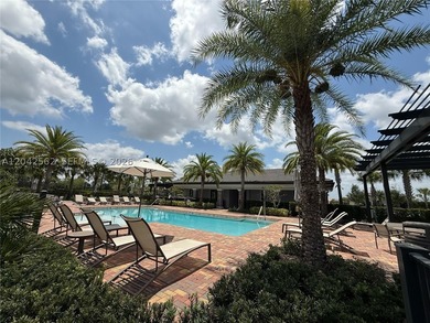EXTRAORDINARY VALUE IN ANCIENT TREE - THE ONLY POOL HOME - photo 40