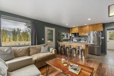 An exceptional 20.29-acre ranchette on the Snake River, offering - photo 40