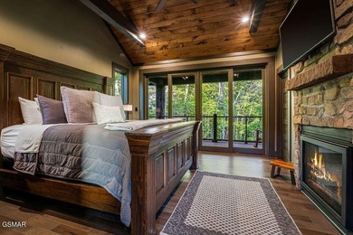 TOTAL LUXURY EXPERIENCE! Fully custom, turnkey cabin featuring 3 - photo 46