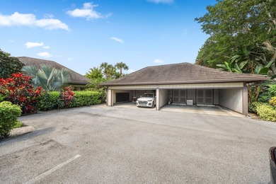 Remodeled 4BR, 4.5BA ground-floor end-unit incl. 1/1 guest suite - photo 2