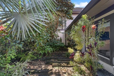 Remodeled 4BR, 4.5BA ground-floor end-unit incl. 1/1 guest suite - photo 8