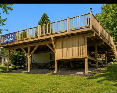 Welcome to 25 Oreco Terrace, a home with the kind of comfortable - photo 4