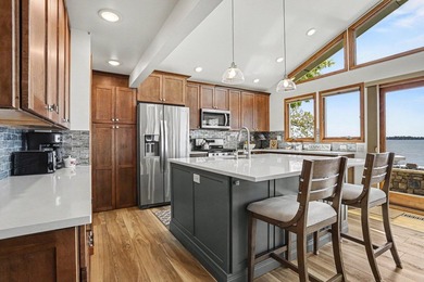 Wake up to panoramic, unlimited views of beautiful Coldwater - photo 9