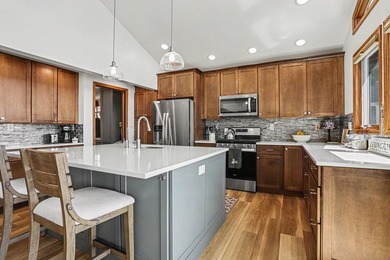 Wake up to panoramic, unlimited views of beautiful Coldwater - photo 10